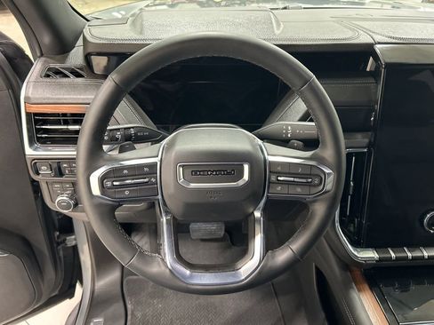 Used 2025 GMC Yukon Denali AWD/4WD image 16