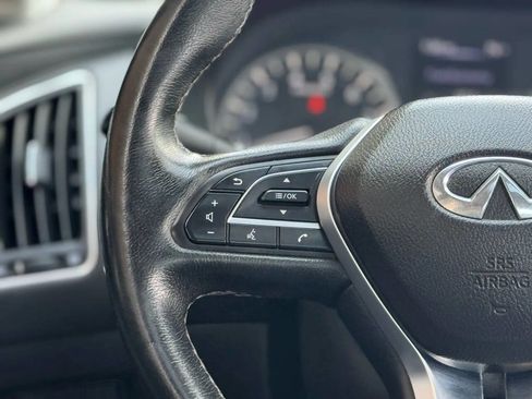 Used 2018 INFINITI Q50 Luxe w/ Essential Package (3.0T Luxe) image 10