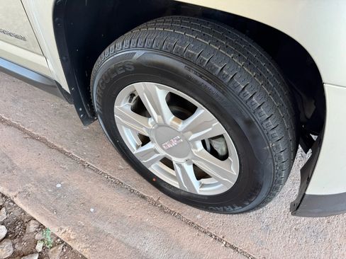 Used 2014 GMC Terrain SLE image 23