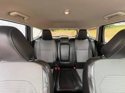 Used 2018 Ford Escape SE w/ SE Sport Appearance Package FWD image 16