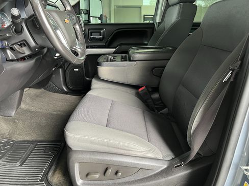 Used 2015 Chevrolet Silverado 2500 LT w/ LT Convenience Package AWD/4WD image 9