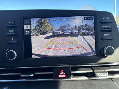 New 2026 Hyundai Elantra Hybrid FWD image 21