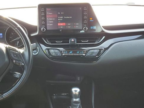 Used 2019 Toyota C-HR XLE FWD image 26