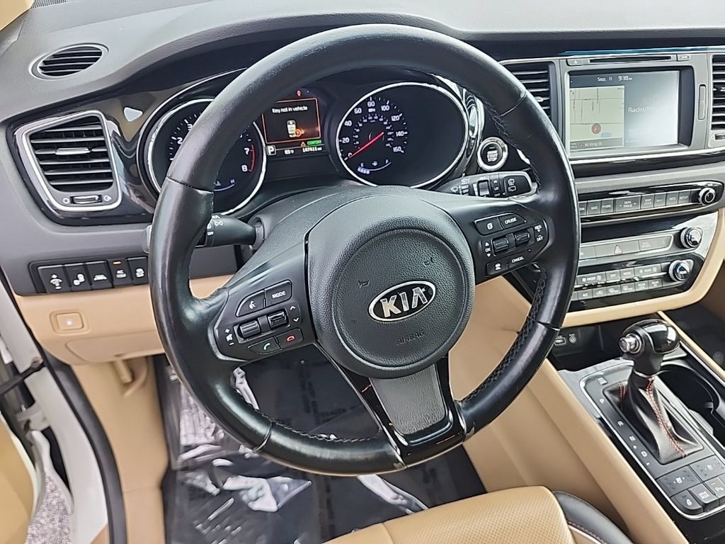 Used 2016 Kia Sedona SX FWD image 11