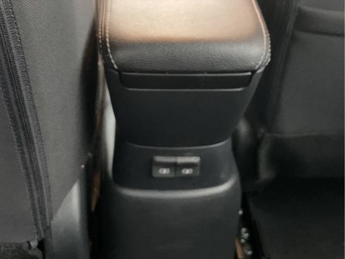 Used 2021 Nissan Versa SR FWD image 16