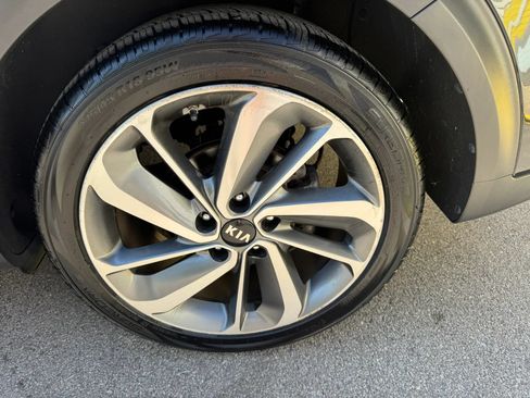 Used 2019 Kia Niro Touring FWD image 28