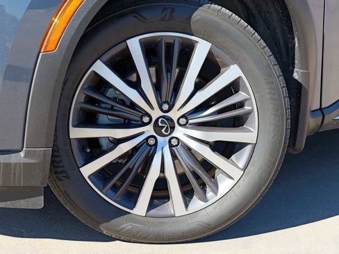 Used 2023 INFINITI QX60 Sensory w/ Vision Package image 2