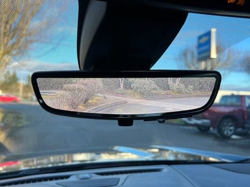 Used 2021 GMC Yukon XL Denali w/ Denali Premium Package image 34