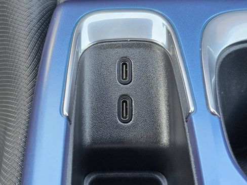 Certified 2025 Chevrolet Equinox EV LT FWD image 27