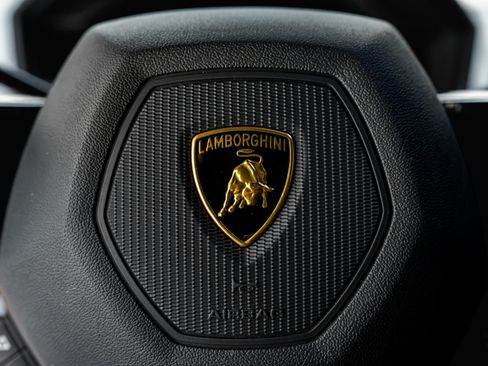 Used 2023 Lamborghini Huracan EVO RWD image 41