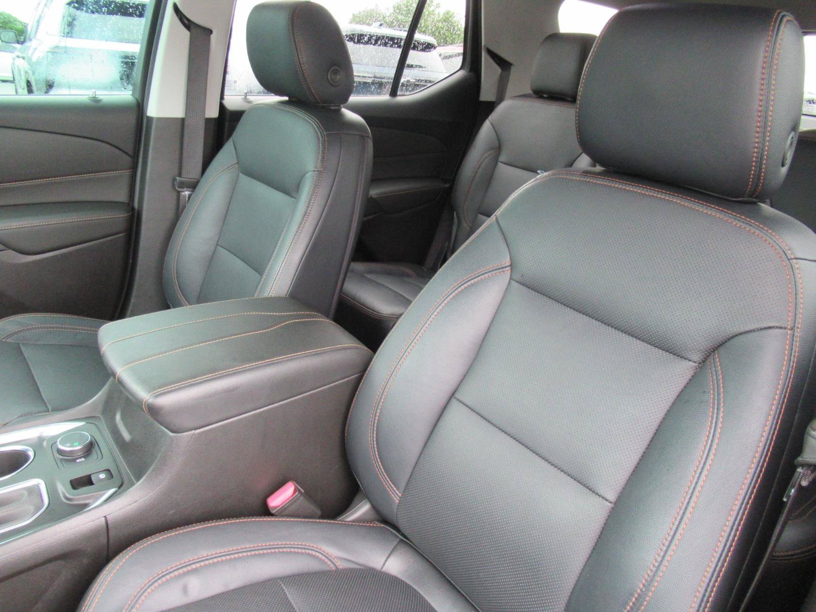 Used 2020 Chevrolet Traverse LT FWD image 21