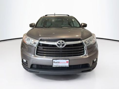 Used 2016 Toyota Highlander XLE AWD/4WD image 2