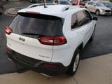 Used 2017 Jeep Cherokee Limited image 4