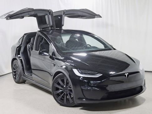 Used 2022 Tesla Model X Plaid image 8