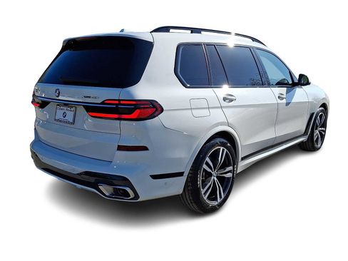 Used 2024 BMW X7 xDrive40i w/ M Sport Package AWD/4WD image 6