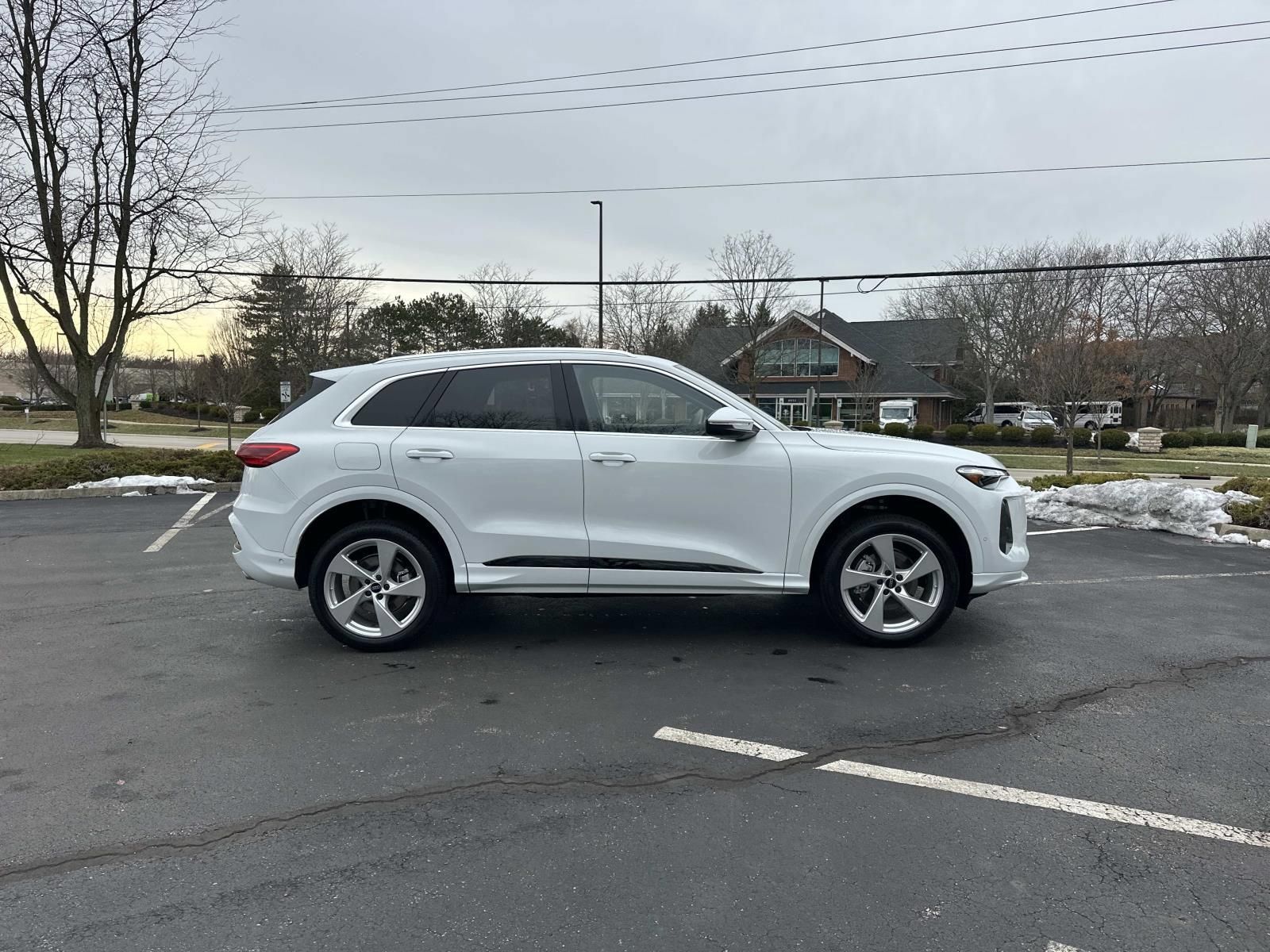 Used 2025 Audi Q5 Premium Plus AWD/4WD image 8