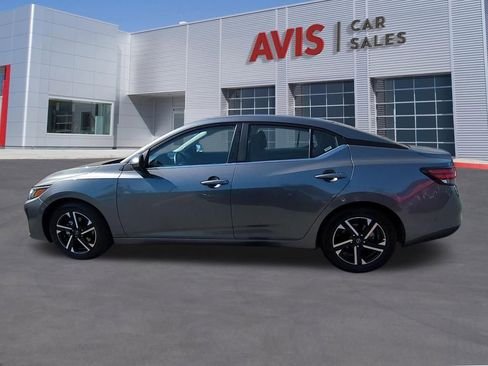 Used 2025 Nissan Sentra SV FWD image 10