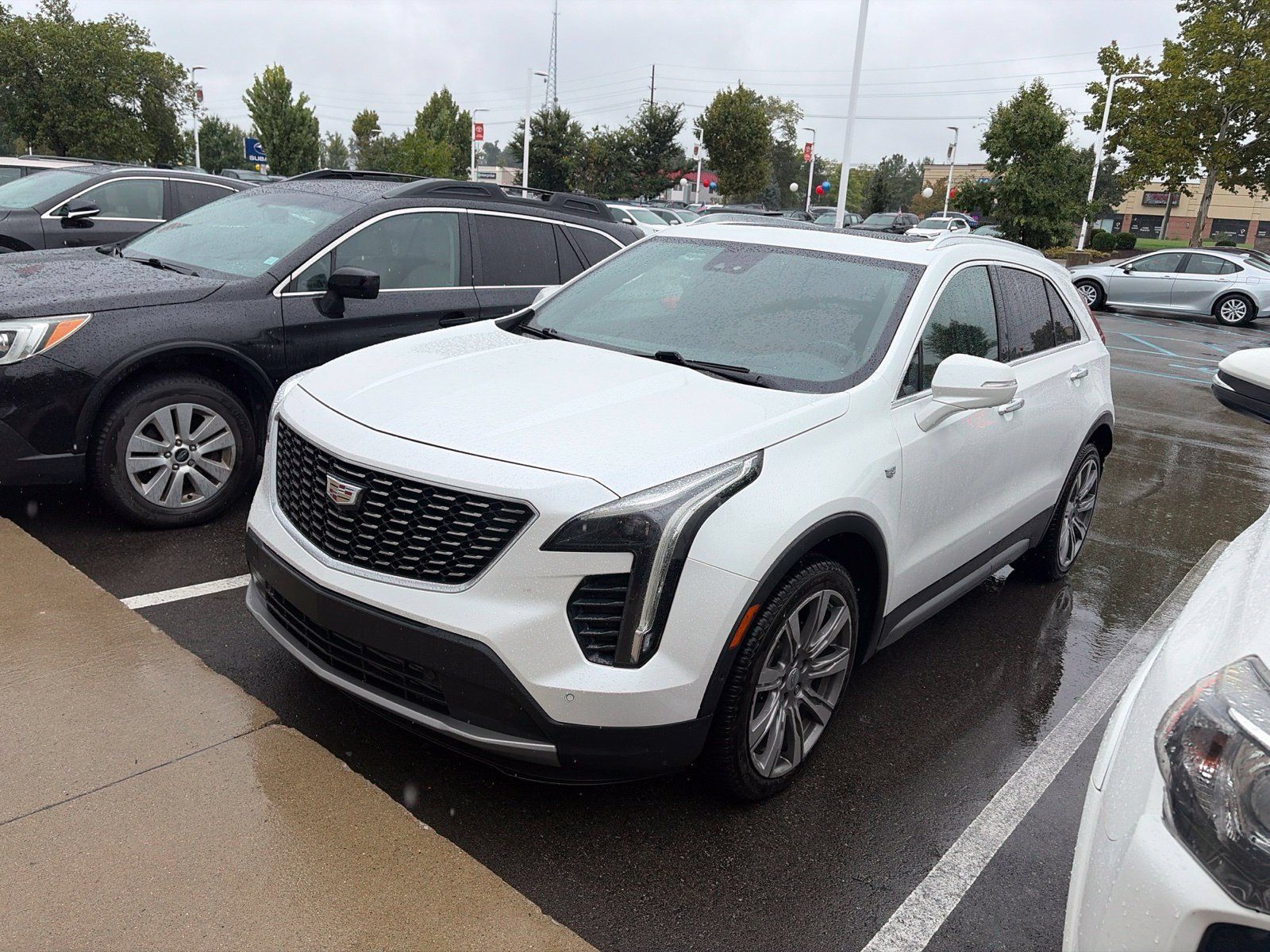 Used 2019 Cadillac XT4 Premium Luxury AWD/4WD image 2