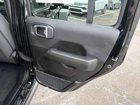 Certified 2025 Jeep Wrangler Unlimited Sahara AWD/4WD image 9