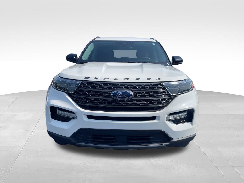 Used 2023 Ford Explorer XLT w/ Equipment Group 202A AWD/4WD image 8