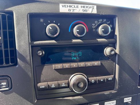 Used 2013 Chevrolet Express 2500 image 17