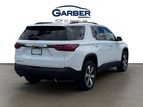 Used 2023 Chevrolet Traverse LT w/ LT Premium Package AWD/4WD image 5
