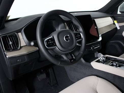New 2026 Volvo XC90 B5 Plus image 8