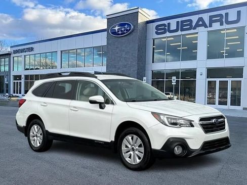 Used 2019 Subaru Outback 2.5i Premium w/ Popular Package #2 AWD/4WD image 1