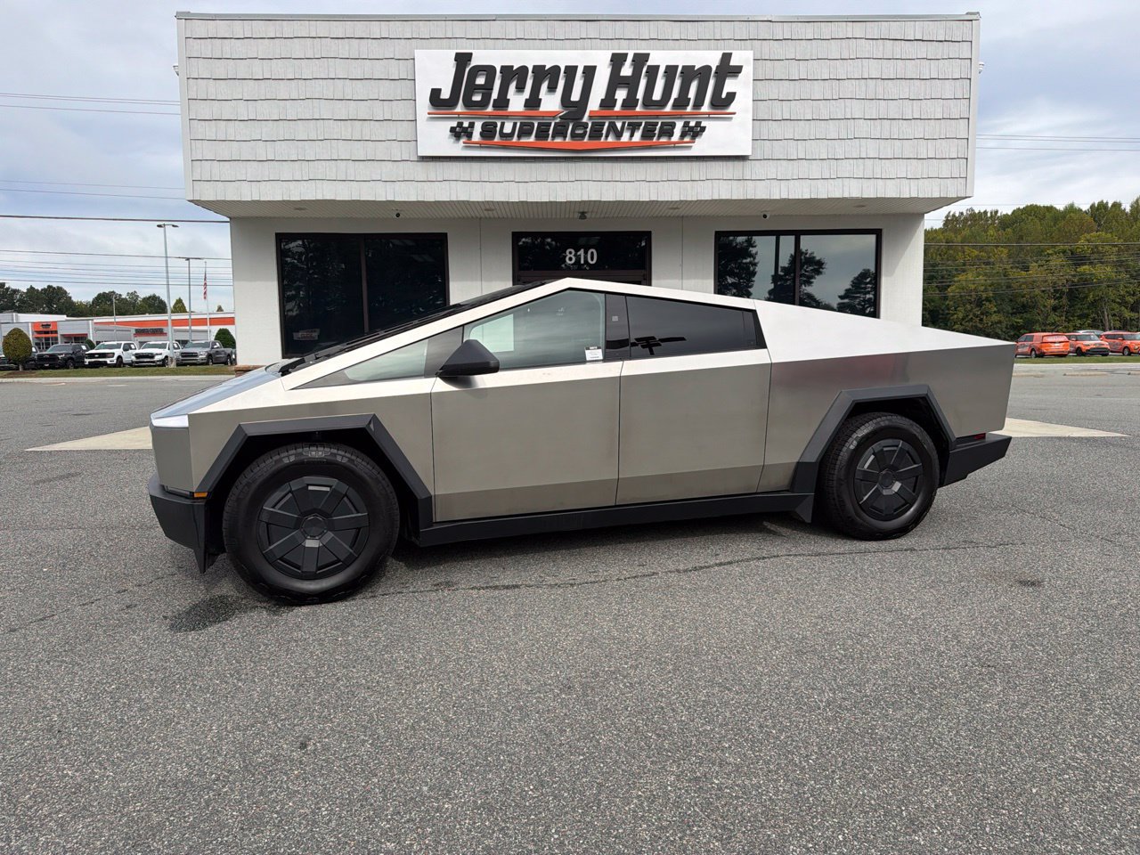 Used 2024 Tesla Cybertruck AWD Crew Cab image 1