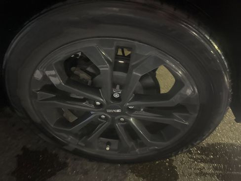 Used 2021 GMC Terrain SLT w/ Elevation Edition image 10