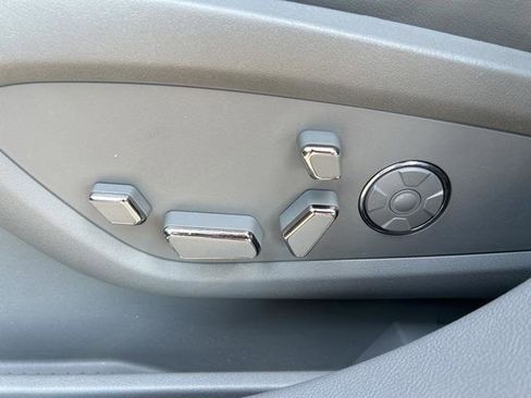 Used 2019 Lincoln Nautilus Reserve image 15