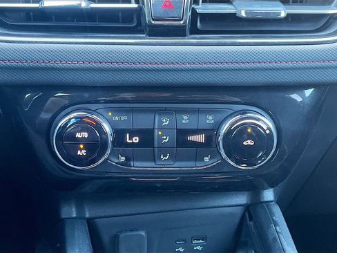 Used 2025 Chevrolet TrailBlazer RS w/ Convenience Package FWD image 15