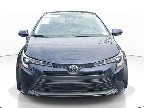 Certified 2025 Toyota Corolla LE FWD image 2