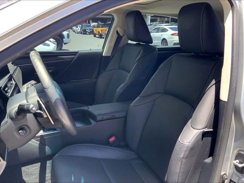 Used 2023 Lexus ES 300h w/ Premium Package FWD image 11