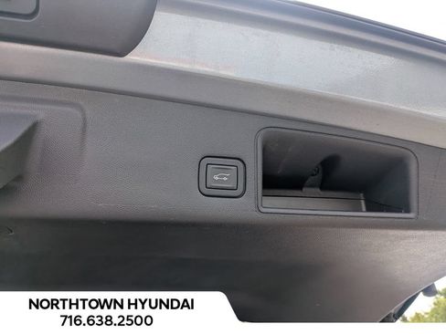 Used 2023 GMC Terrain SLE w/ Driver Convenience Package AWD/4WD image 33