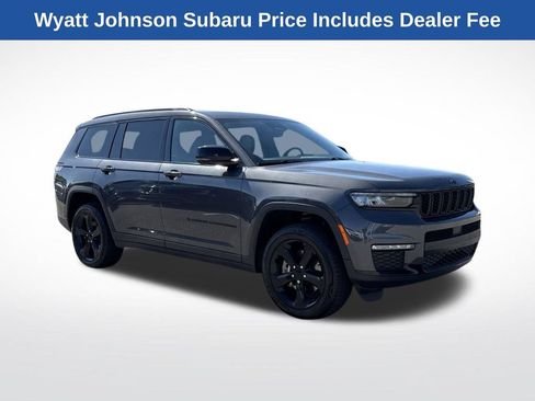 Used 2025 Jeep Grand Cherokee L Limited w/ Black Appearance Package AWD/4WD image 9