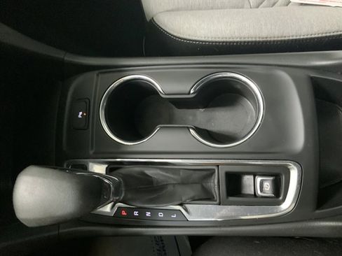 Used 2023 Chevrolet Equinox LT w/ Driver Convenience Package image 28