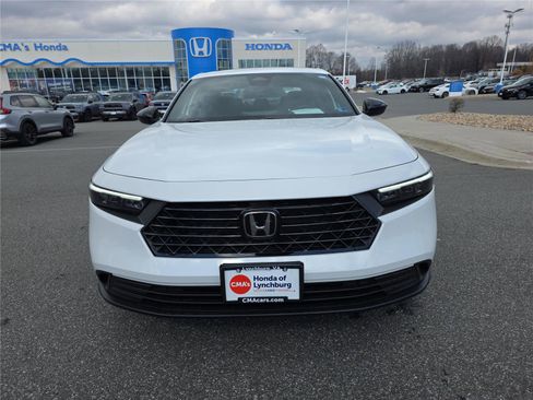 Used 2024 Honda Accord Sport image 9