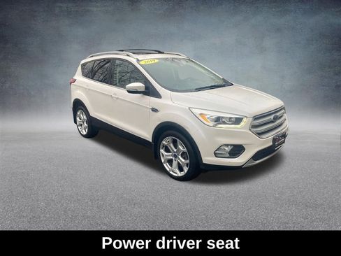 Used 2019 Ford Escape Titanium image 9