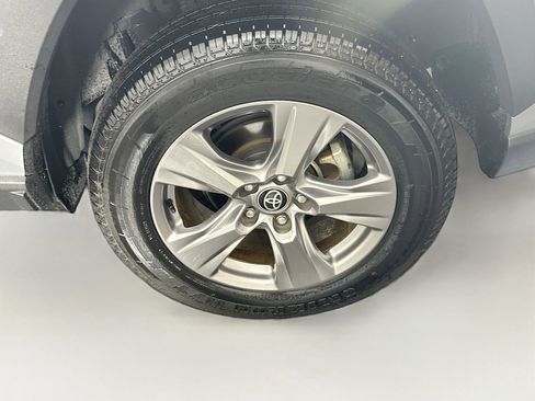 Used 2025 Toyota RAV4 XLE FWD image 11
