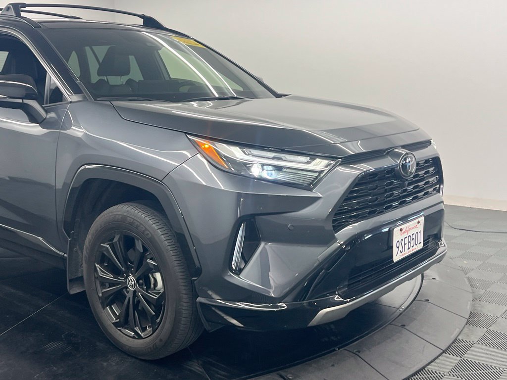 Used 2025 Toyota RAV4 XSE w/ Advanced Technology Package AWD/4WD image 8