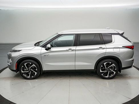 Used 2024 Mitsubishi Outlander SE image 7