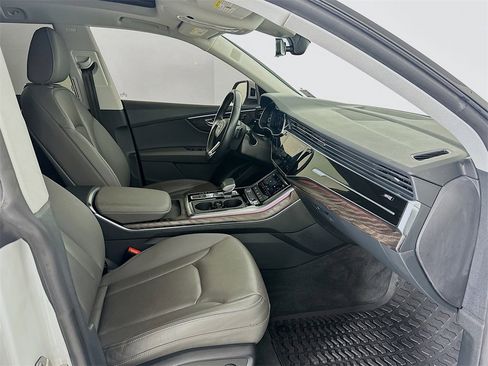 Used 2021 Audi Q8 Premium Plus w/ Premium Plus Package image 31