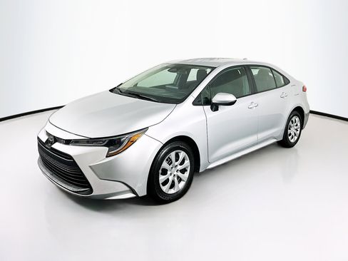 Used 2024 Toyota Corolla LE image 3