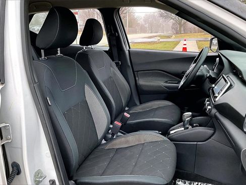 Used 2019 Nissan Kicks S image 27