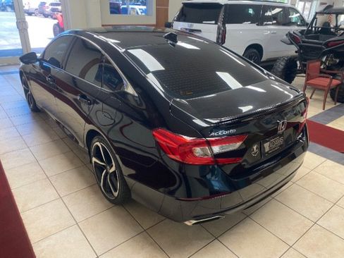 Used 2021 Honda Accord Sport image 3