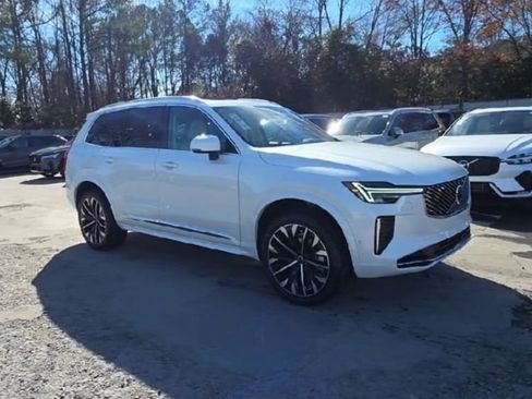 New 2026 Volvo XC90 B6 Ultra image 2