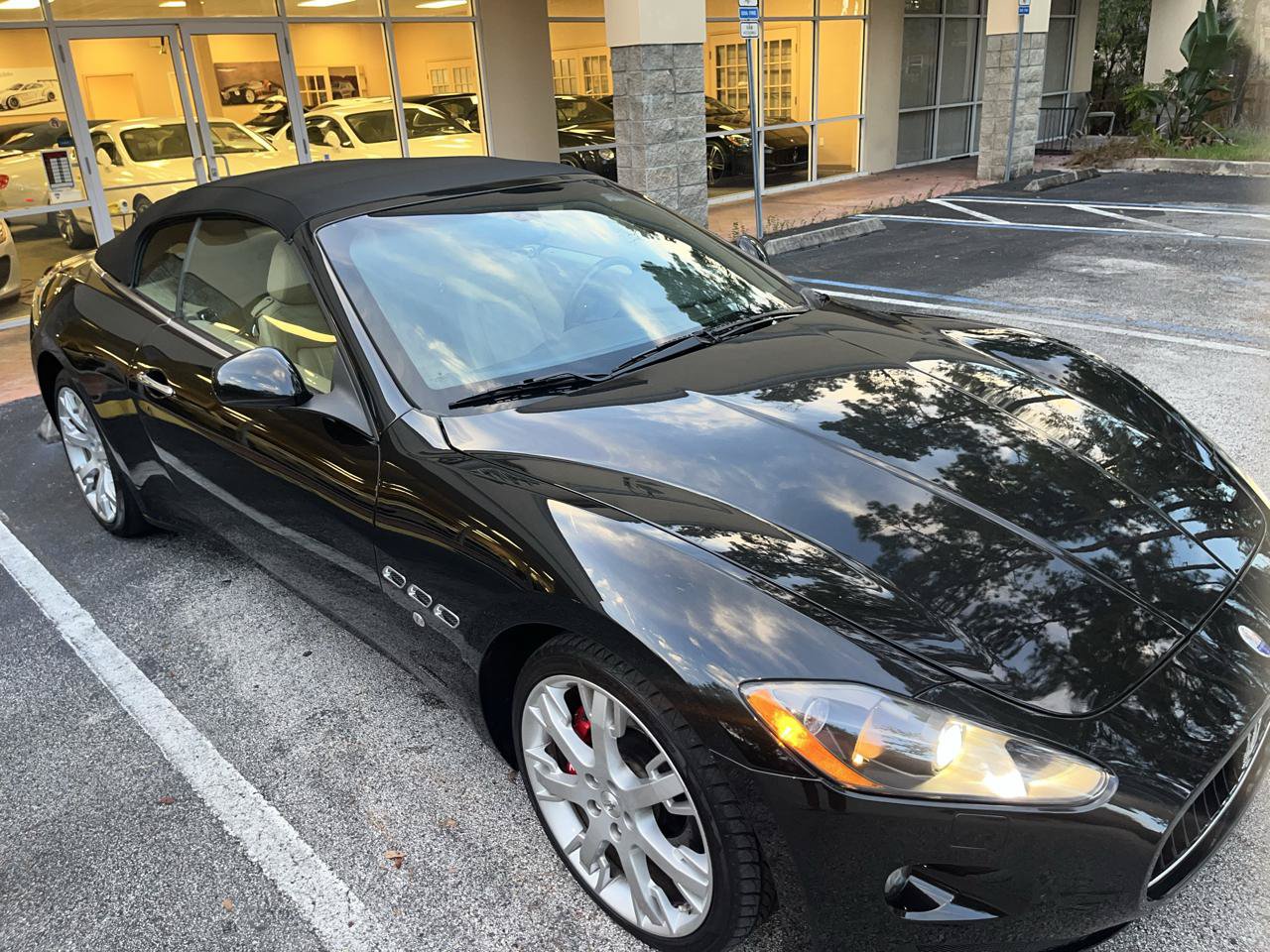 Used 2012 Maserati GranTurismo Convertible RWD image 16