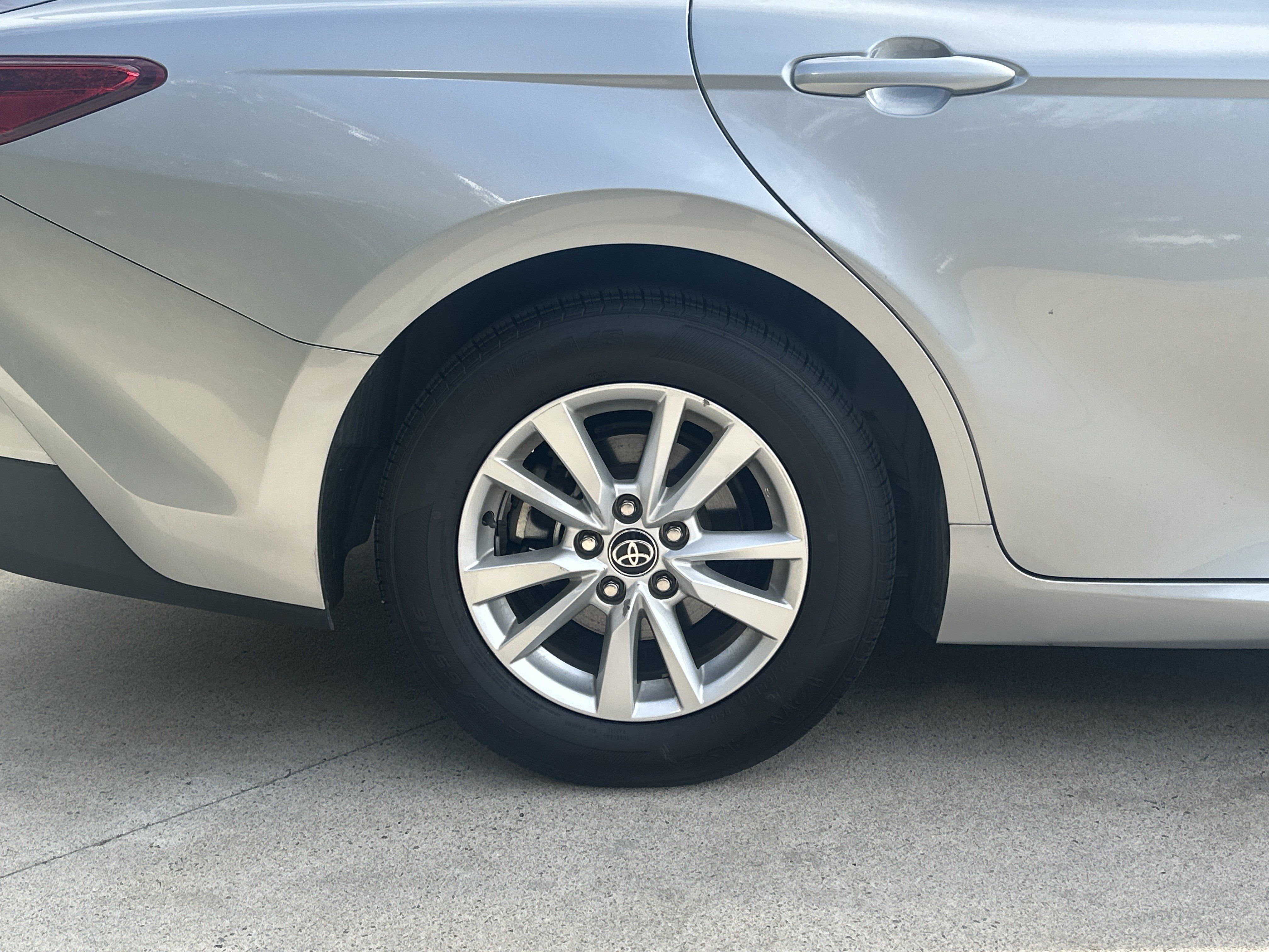 Used 2025 Toyota Camry LE FWD image 19