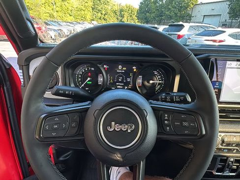 Used 2025 Jeep Wrangler Unlimited Sport S 4xe w/ Convenience Group AWD/4WD image 17